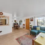Famed Plaza Oasis 1 Mile Away, King Bed, Office, Foosball