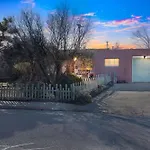 Famed Plaza Oasis 1 Mile Away, King Bed, Office, Foosball