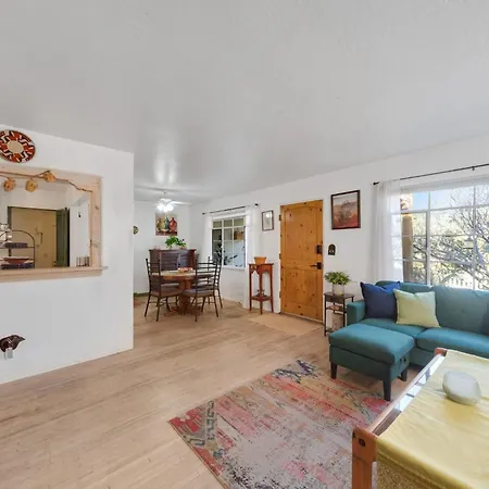 Famed Plaza Oasis 1 Mile Away, King Bed, Office, Foosball *