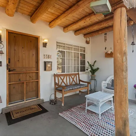 Сasa de vacaciones Famed Plaza Oasis 1 Mile Away, King Bed, Office, Foosball *