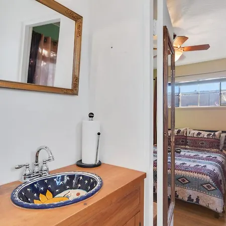 Сasa de vacaciones Famed Plaza Oasis 1 Mile Away, King Bed, Office, Foosball