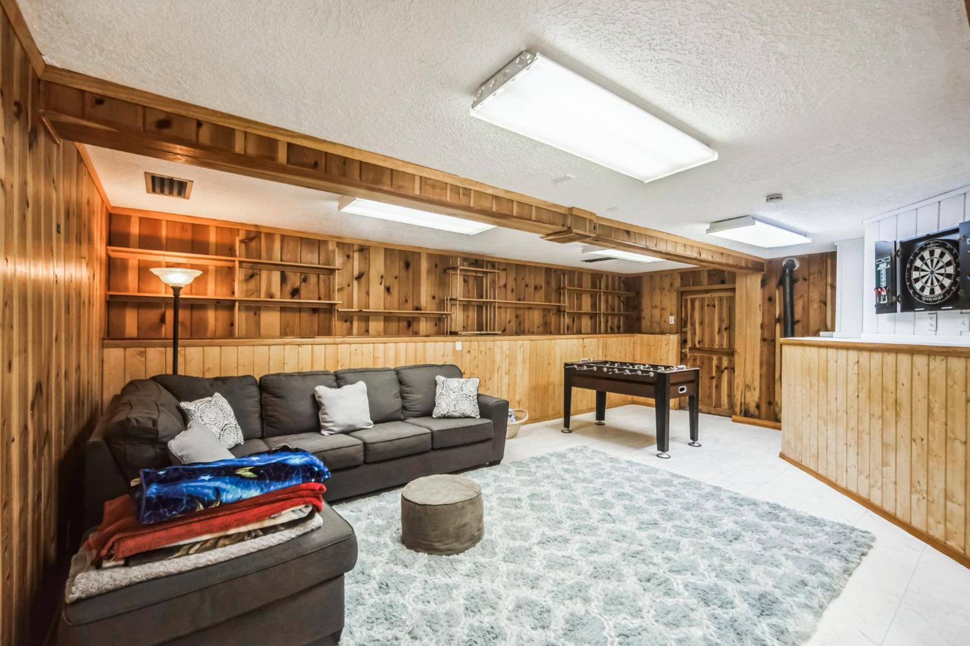Famed Plaza Oasis 1 Mile Away, King Bed, Office, Foosball Holiday home Santa Fe