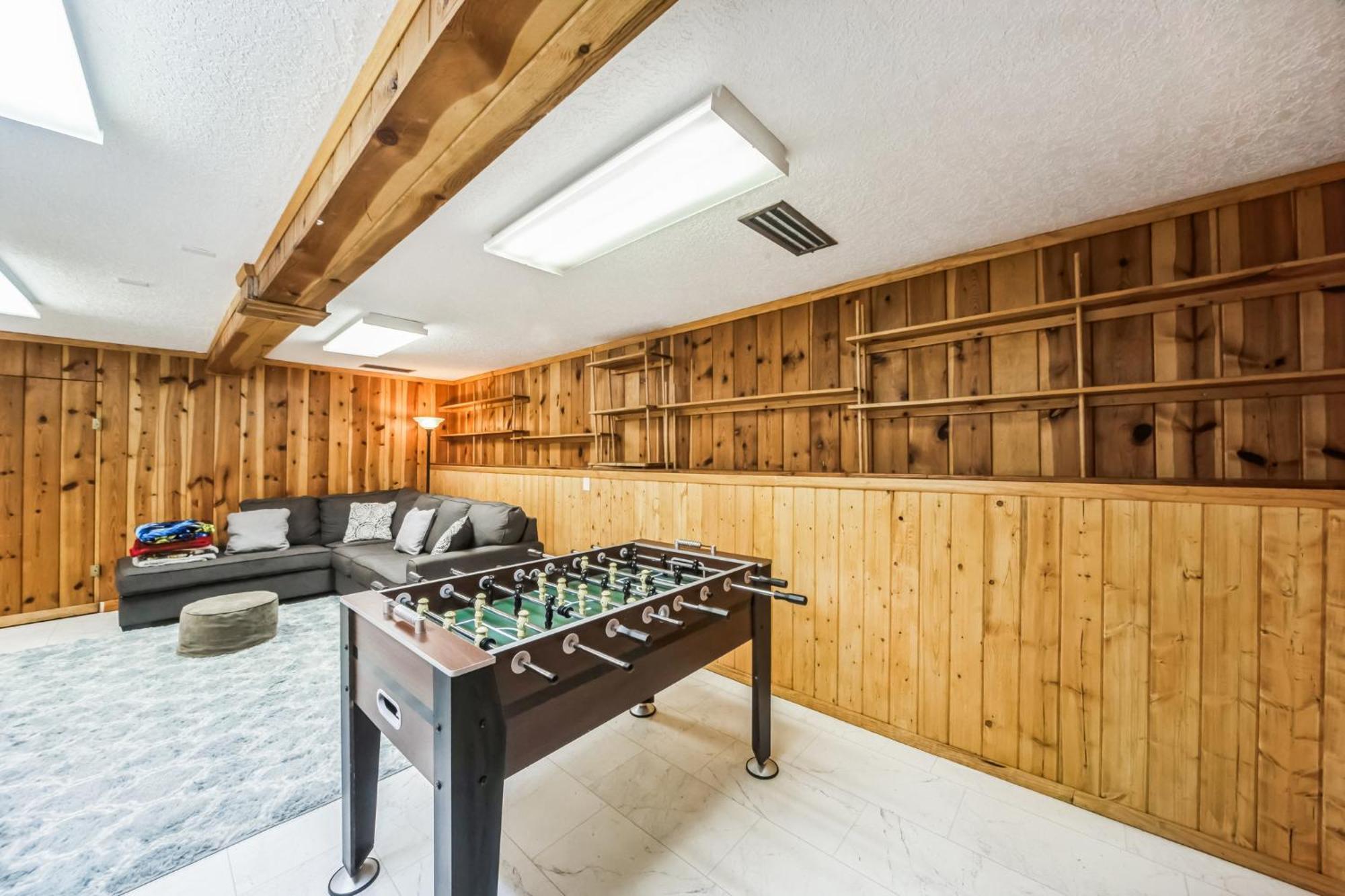 Holiday home Famed Plaza Oasis 1 Mile Away, King Bed, Office, Foosball *