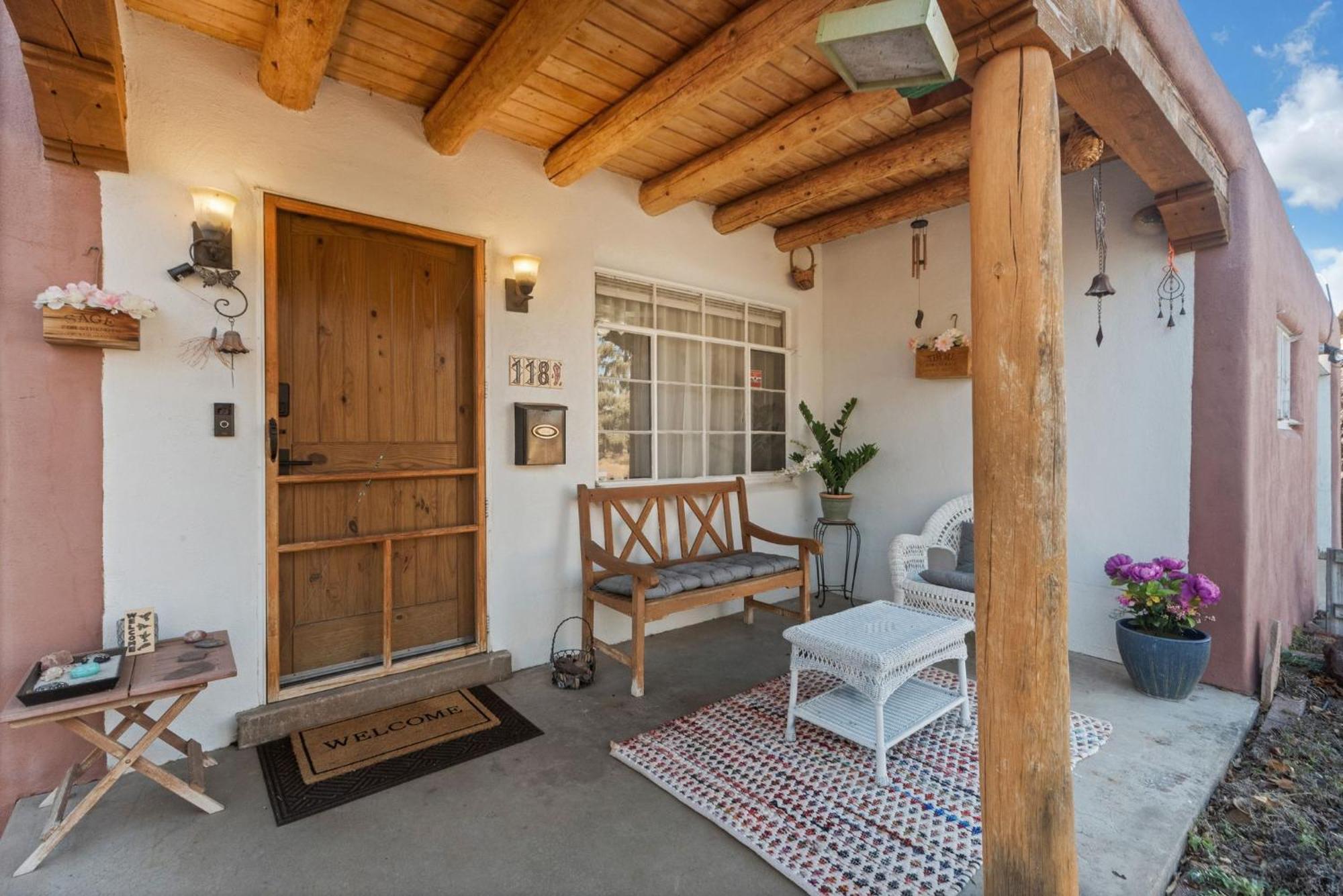 Holiday home Famed Plaza Oasis 1 Mile Away, King Bed, Office, Foosball *